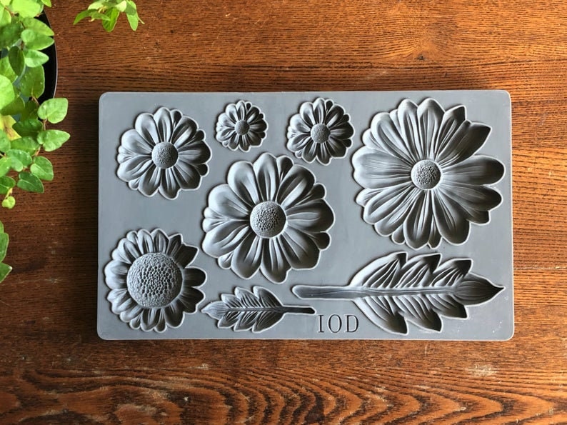 He loves me IOD décor mould 6 x 10 - by Iron Orchid Designs