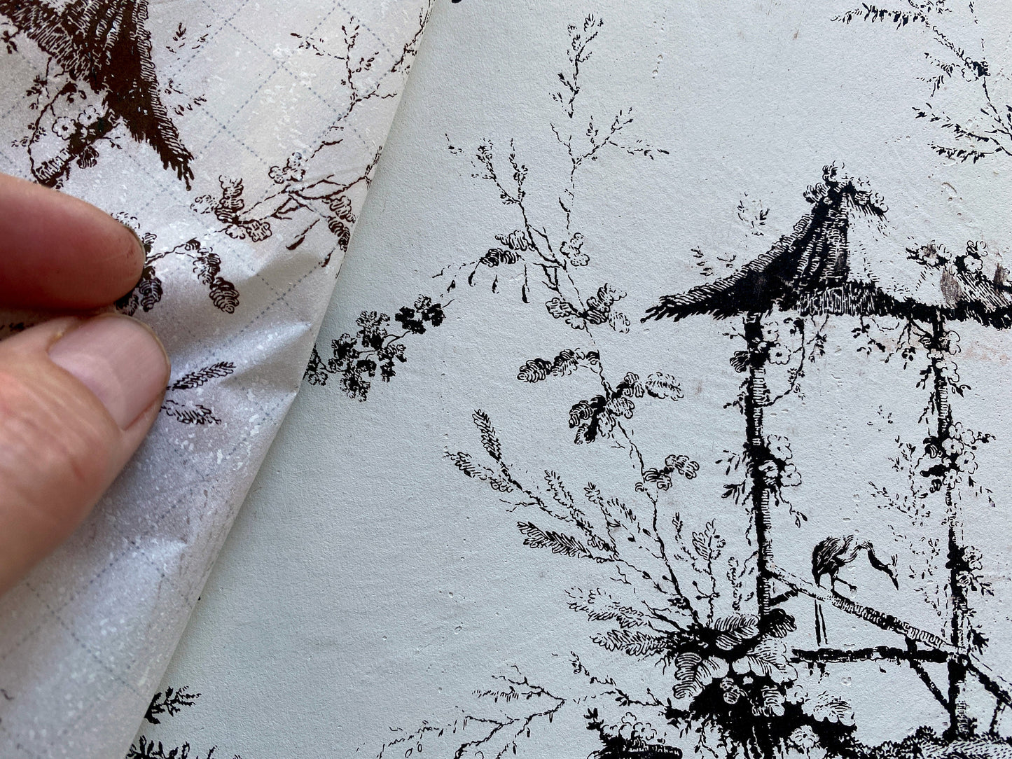 Petits Parasols Black IOD Paint Inlay by Iron Orchid Design (8) 12 X 16 Sheets - Limited Release